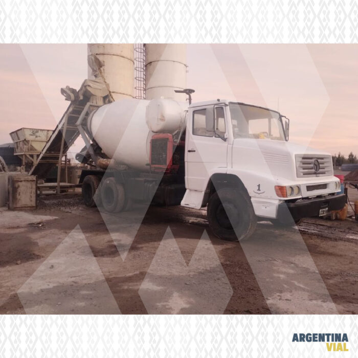 Camión con mixer MB 2318 (ID603) - Imagen 4